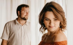 «Муж запрещает худеть и ходить к косметологу»: почему мужчина боится, что жена похорошеет