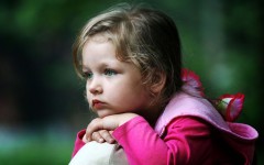 Как детские травмы влияют на взрослую жизнь — мнение экспертов
