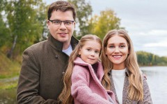 Невероятно! Кристина Асмус и Гарик Харламов объявили о разводе после 8 лет брака: реакция звёзд