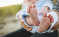 Болят ноги у ребёнка – 13 распространённых причин