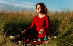 «Покой и умиротворение»: 7 упражнений для медитации от индийского гуру Шри Чинмоя для очищения ума