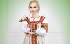 Самобытная красота: голливудские звёзды в крестьянских русских нарядах