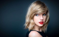 Тейлор Свифт и удивила сменой имиджа: русая коса вместо привычного блонда