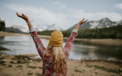 «Он мне изменил – неужели это конец для нашей семьи?» Психолог рассказал, как женщина может пережить измену своего мужчины