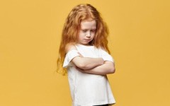 5 волшебных фраз, которые мгновенно помогут успокоить капризного ребёнка