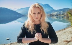 «Вселенная работает весьма загадочным образом»: 41-летняя Ребел Уилсон о своей борьбе за здоровье и возможность родить ребёнка