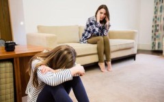 Мой приёмный ребёнок ищет биологических родителей — что мне делать?