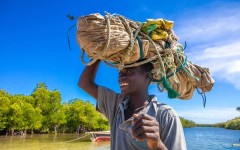 Фотограф поразился жизнелюбием жителей Мозамбика: 22 фотографии о том, как искренняя улыбка побеждает трудности