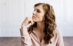 Здесь и сейчас: как взять под контроль свои мысли и научиться жить в настоящем?