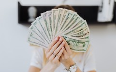 Денежное мышление: 5 финансовых привычек, которые помогут выйти из денежной ямы