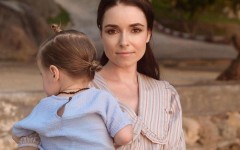 «Прицеп не помеха для манёвров»: Ирена Понарошку развеяла популярный миф о том, что женщина с детьми никому не нужна