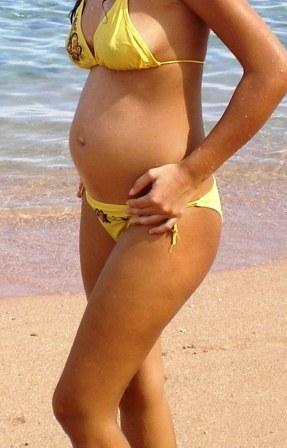 25-nedelya-beremennosti (tummy) Photo of the mother's belly at 25 weeks