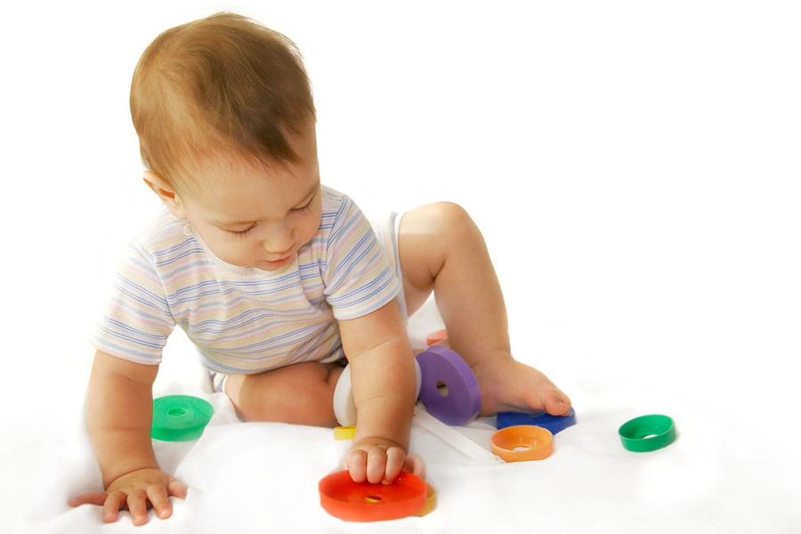 The best educational games for a child from 6 months to a year