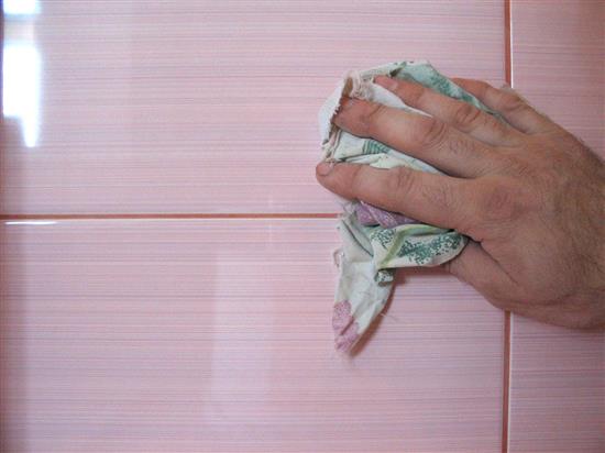 How to clean tile joints