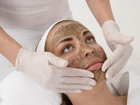 Facial cleansing in the salon