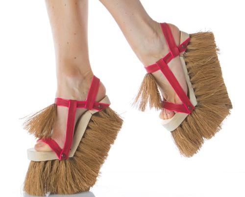 Types of brushes and brooms for sweeping the floor
