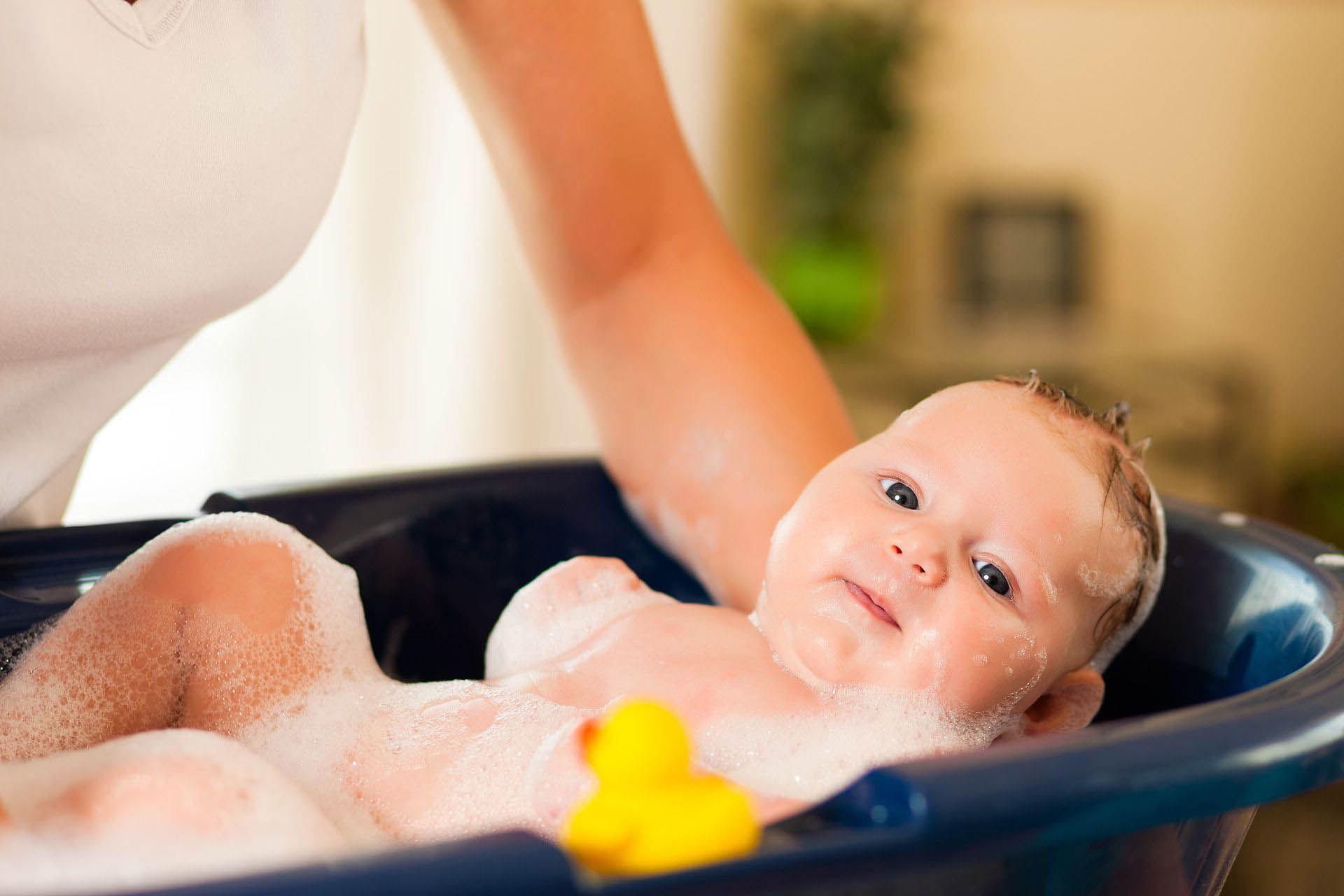 10 best products for washing the head and body of newborns - and a little older children