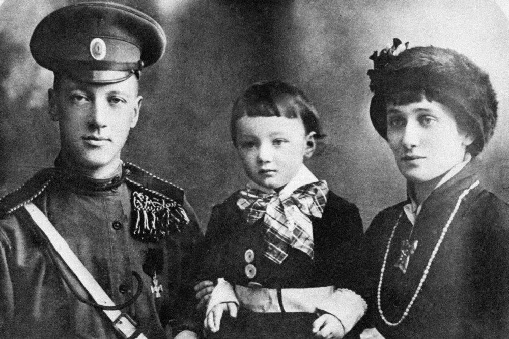 Nikolai Gumilyov and Anna Akhmatova with their son Leo.  1915 year