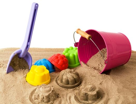 Types of children's sandboxes for the street - how to choose the right one