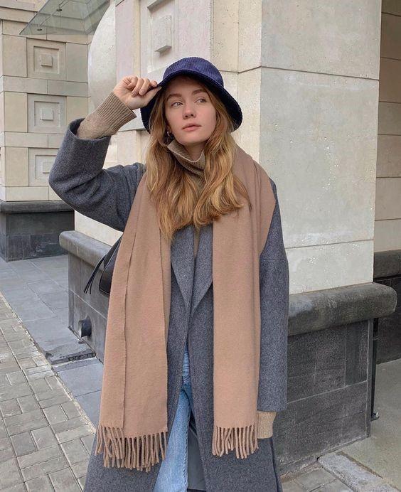 How to combine a hat and a scarf: 4 fashion tips from fashion bloggers