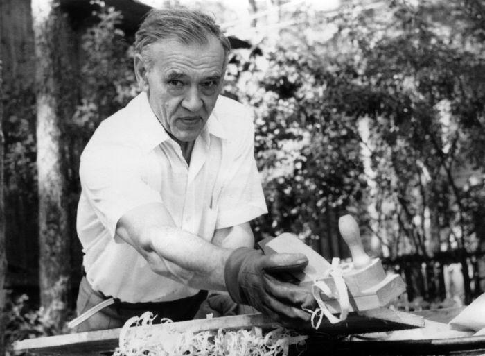 «Делай людям добро, владей собой и береги семью». Секреты сохранения здоровья и долголетия от хирурга Федора Углова, прожившего 104 года