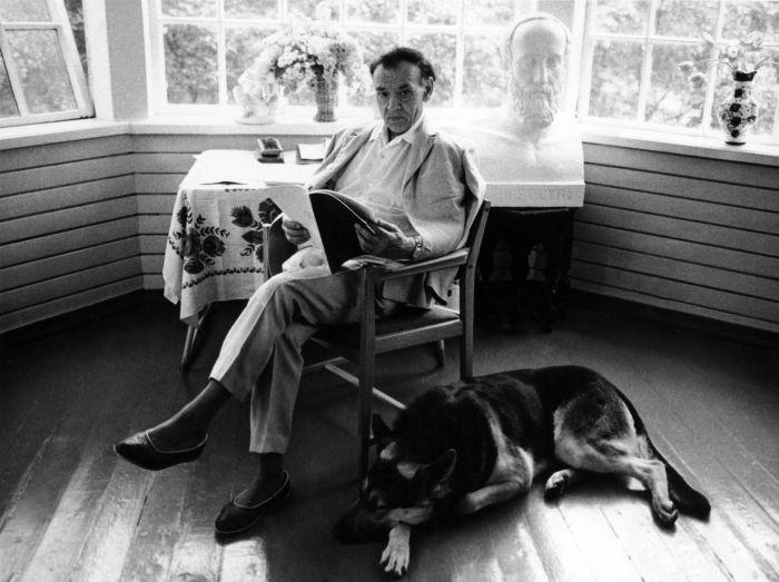 «Делай людям добро, владей собой и береги семью». Секреты сохранения здоровья и долголетия от хирурга Федора Углова, прожившего 104 года