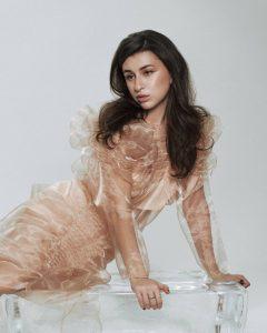 «Хейт - это катализатор роста»: Эмма Турецкая о творчестве, страхах и стиле